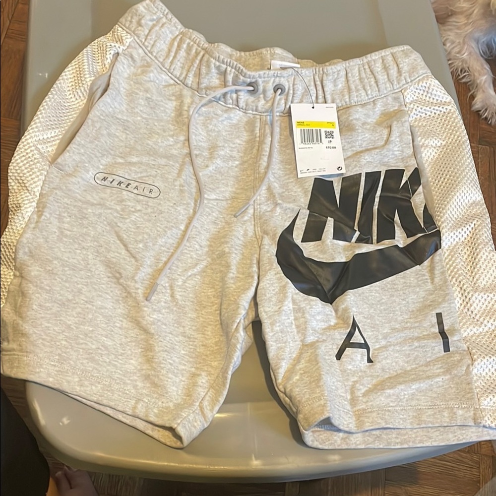 Nike Men's Gray Shorts